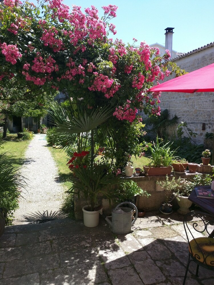Bed & Breakfast Quai Des Fleurs Saint Savinien