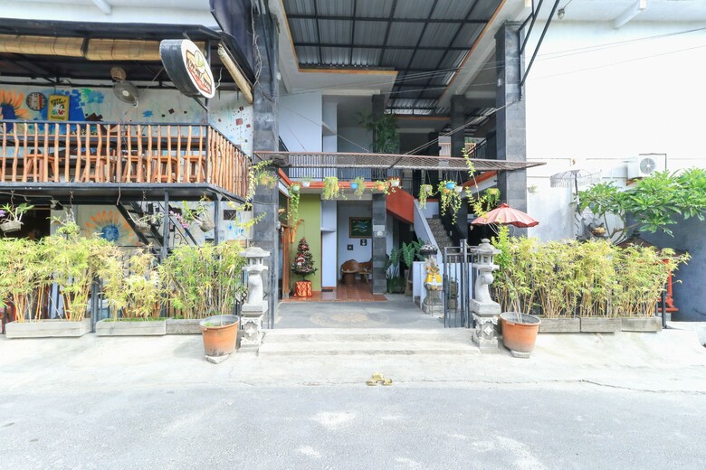 Hotel Deseruni Guest House