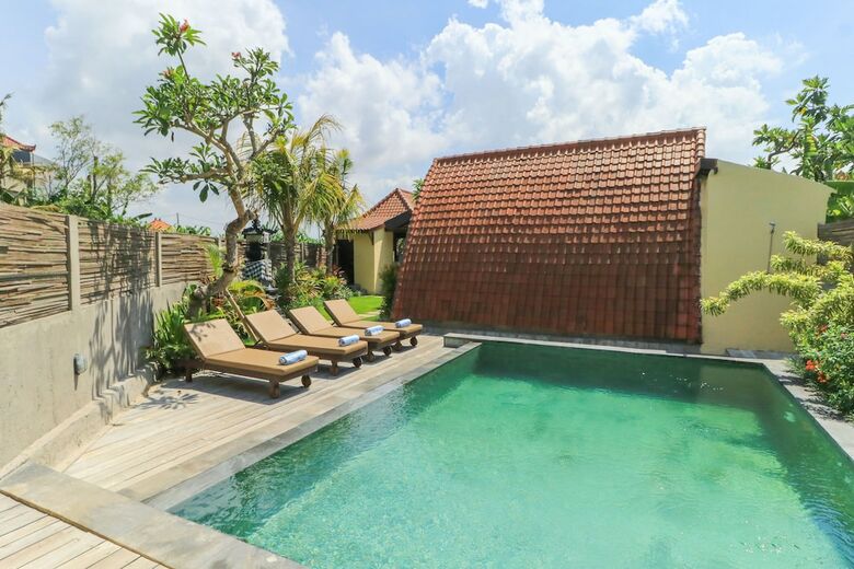 Hotel Sandat Bali Villa