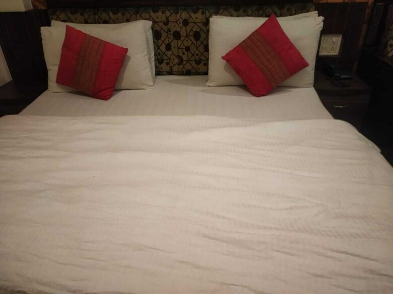 Hotel Adb Rooms Vardhman Inn