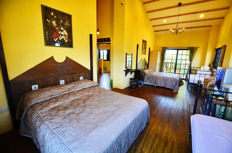 Bed & Breakfast Nuowei Senlin Cottage