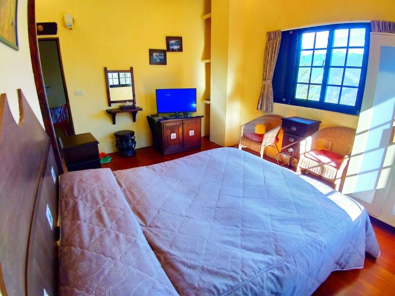Bed & Breakfast Nuowei Senlin Cottage