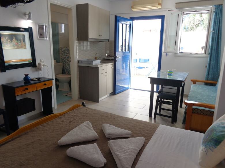 Aparthotel Honeymoon Beach Studios