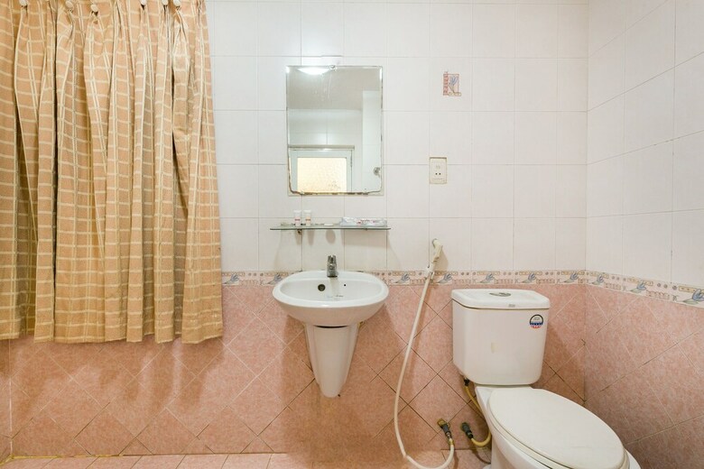 Oyo 631 Long Phung Hoang Hotel