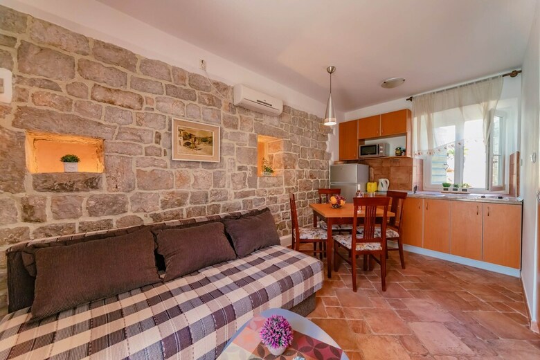 Apartments Bigovo Veljic