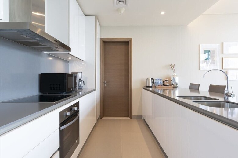 Luxury Apartment, Stroll Away From City Walk!