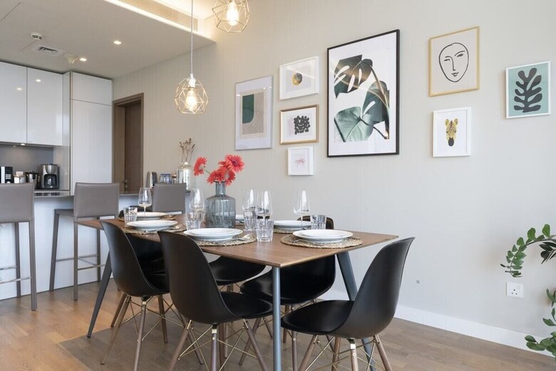 Luxury Apartment, Stroll Away From City Walk!