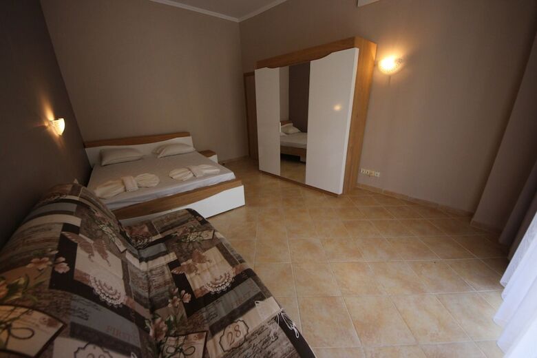 Menada Negresco Apartments