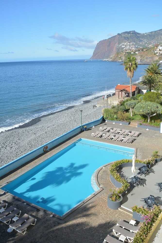 Atlantic View 1 - Apartment With Ocean View & Pool