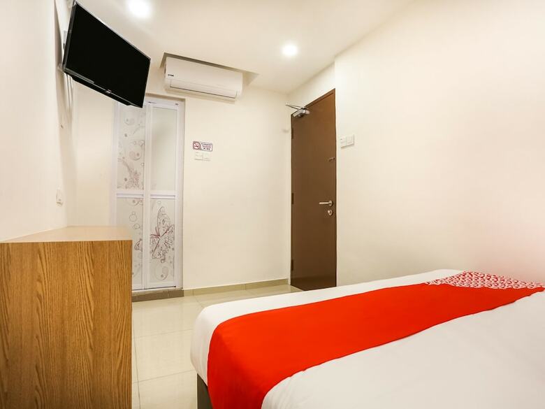 Oyo 89696 D'yaya Hotel