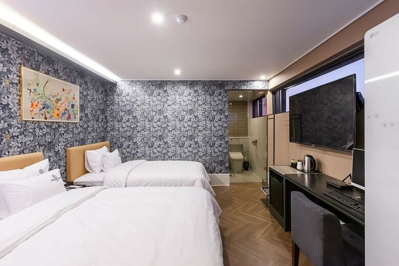 Brown Dot Hotel Sasang Renecite