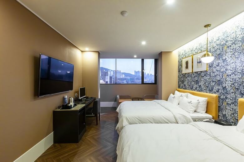 Brown Dot Hotel Sasang Renecite