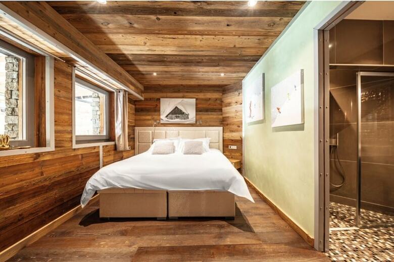 Chalet Tango