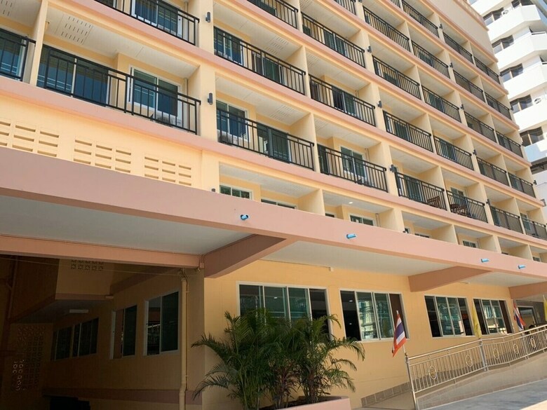 A.a. Pattaya Golden Beach Hotel