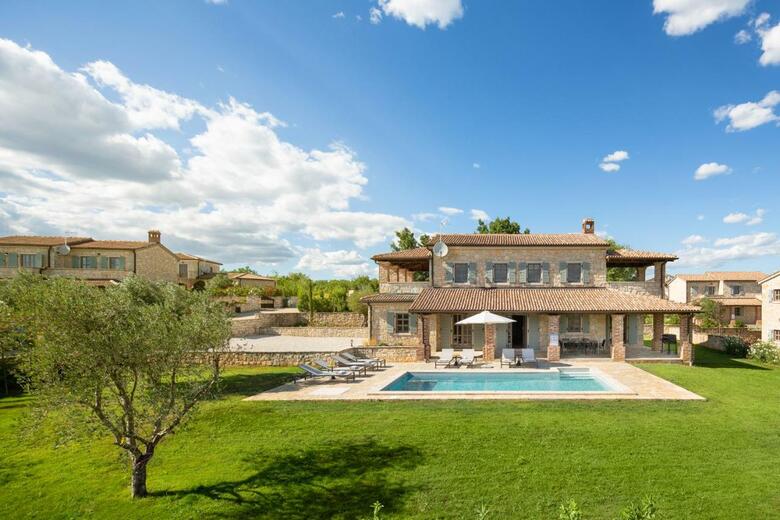 Villas Sv. Antona By Istarski Dvori