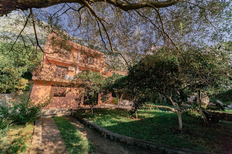 Orange Dream Apartment