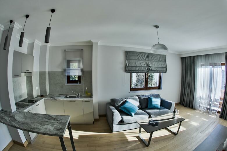 Elexus Apartments