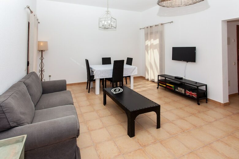 Villa Anahi Home Dracaena 4