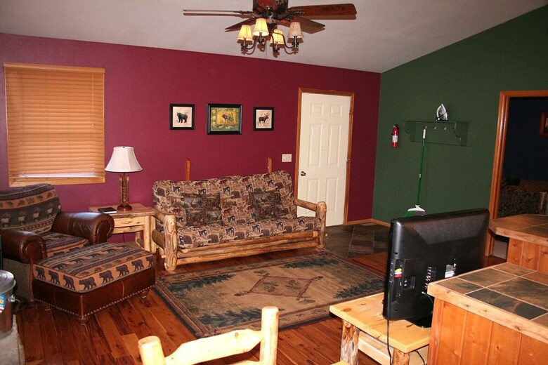 Cabana Lazy R Cottages: 17