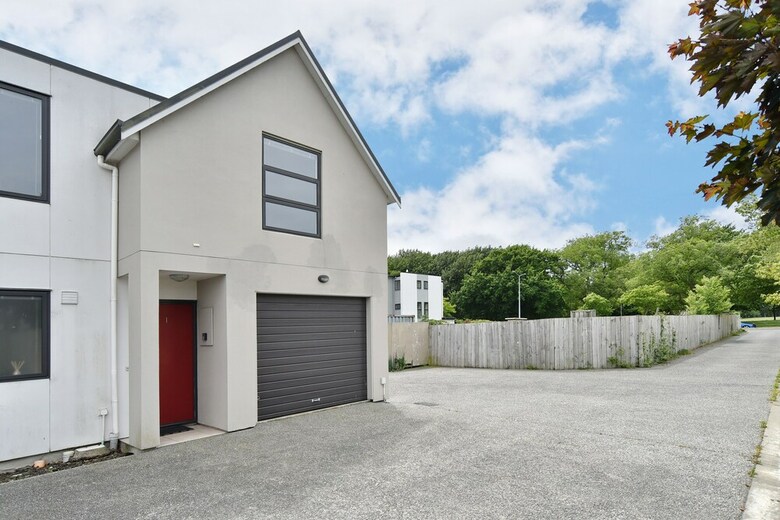 Hagley Apartment