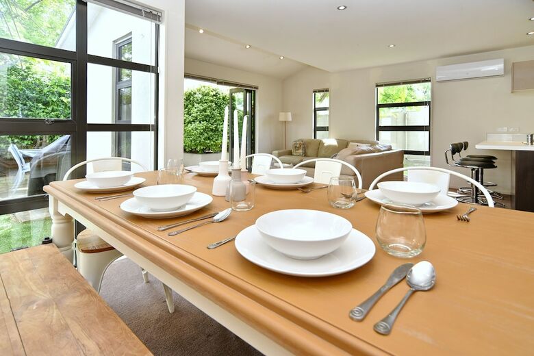 Hagley Apartment