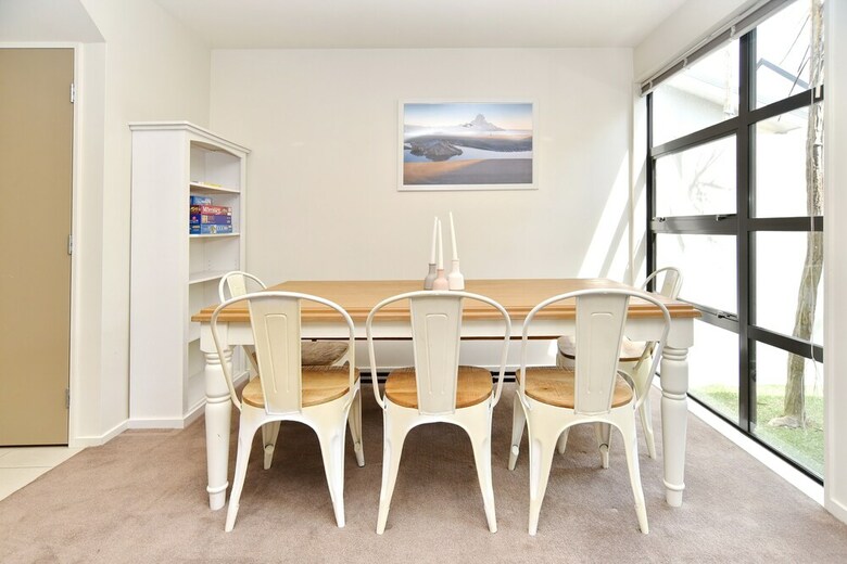Hagley Apartment