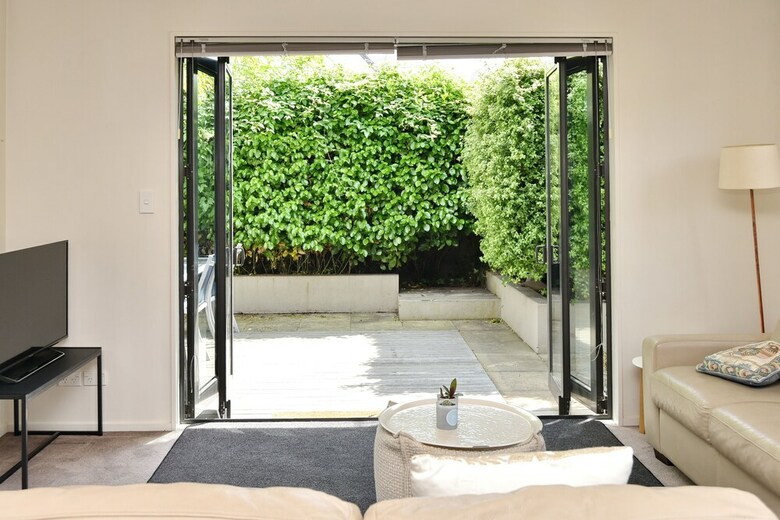 Hagley Apartment