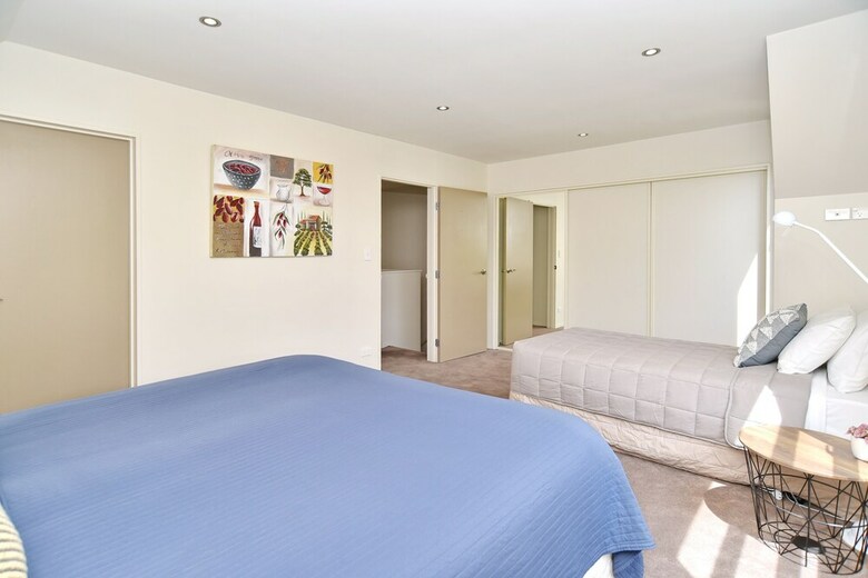 Hagley Apartment