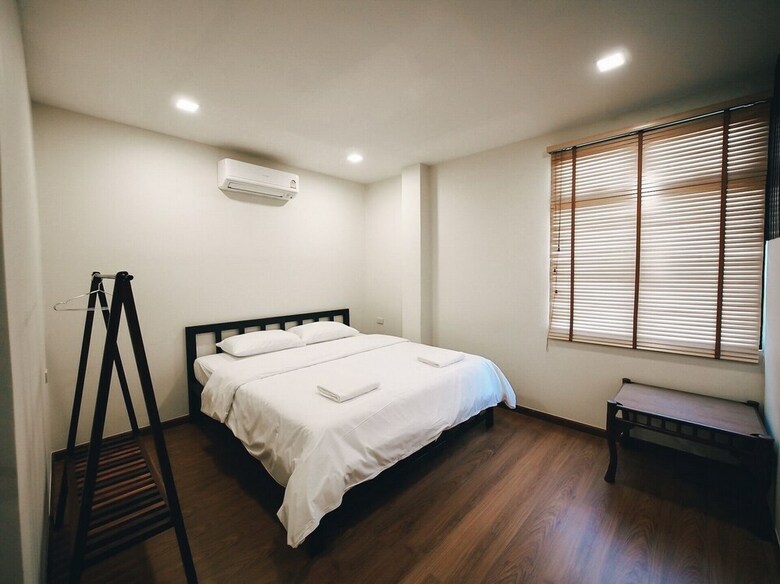 Hostal More Than Sleep Hostel