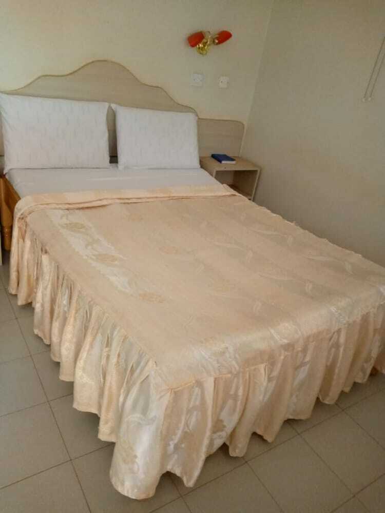 Owoods Annex Hotel