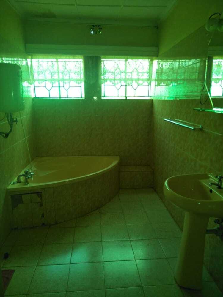Owoods Annex Hotel