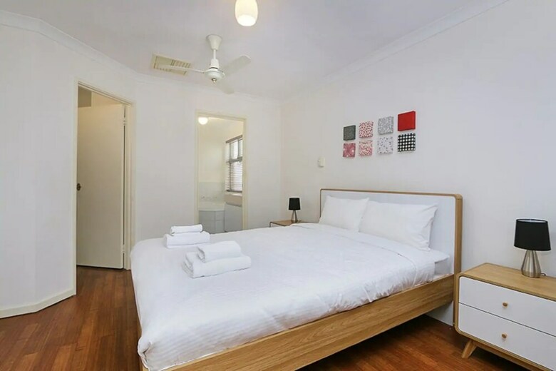 Pleasant 3 Bedroom House With Garden Close To Cbd