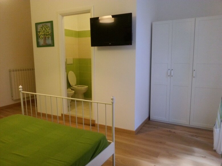 Bed & Breakfast Home 103