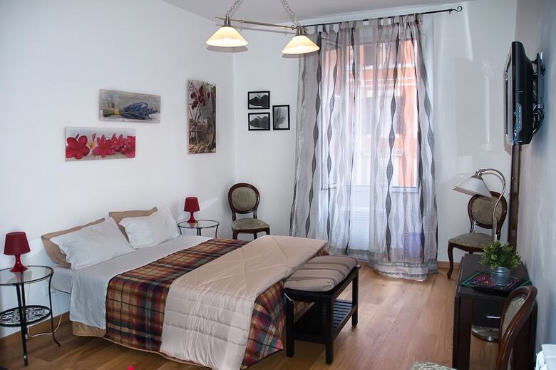 Bed & Breakfast Home 103
