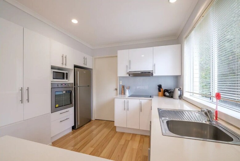 Quiet, Comfortable & Convenient House With Pool
