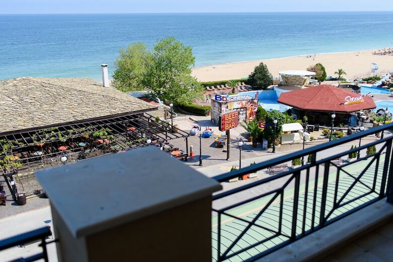 Aparthotel Sea View Rental Front Beach
