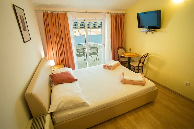 Aparthotel Pecic