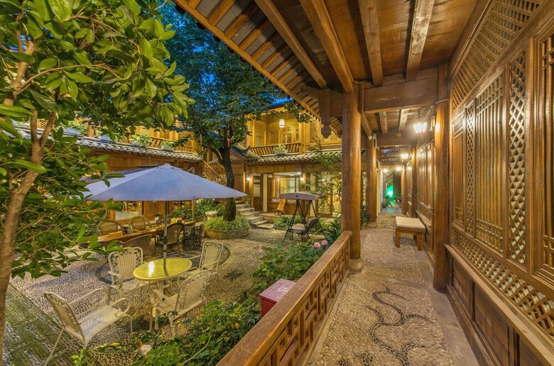 Posada Lijiang Langyun Inn