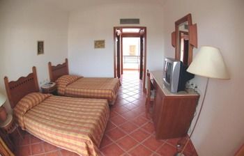 Hotel Holiday Service College & Diving