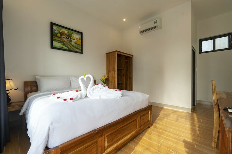 Hotel Aurora House