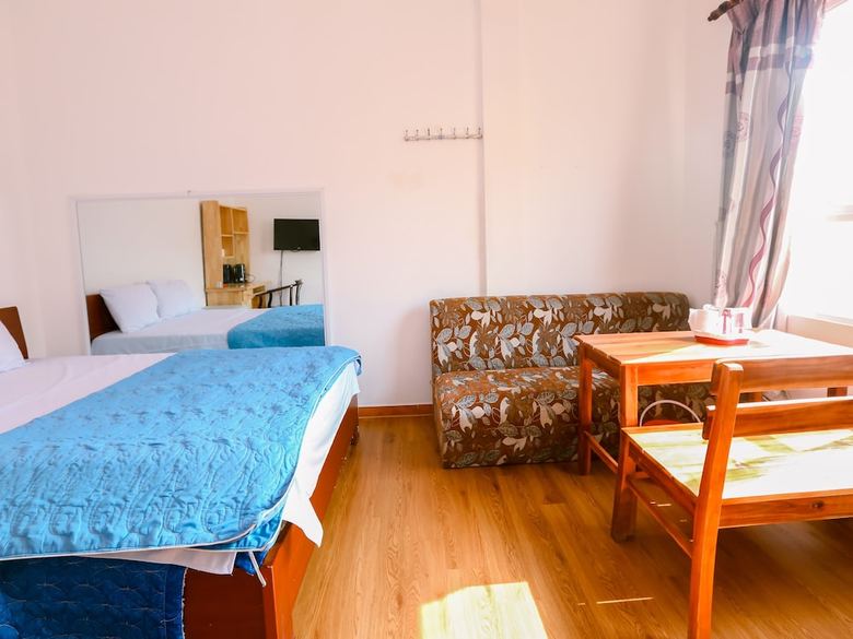 Oyo 575 Van Xuan Hotel