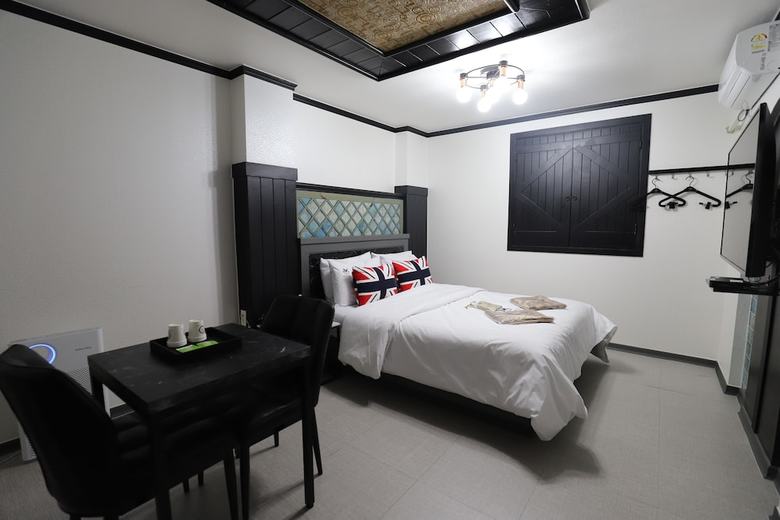Gunsan Jnk Classic Hotel - Black