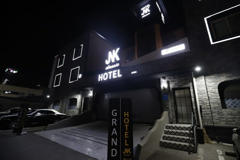 Gunsan Jnk Classic Hotel - Black
