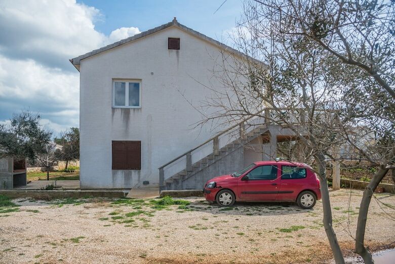 Apartment Radovic Nives