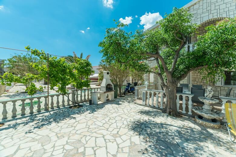 Apartments Bojana