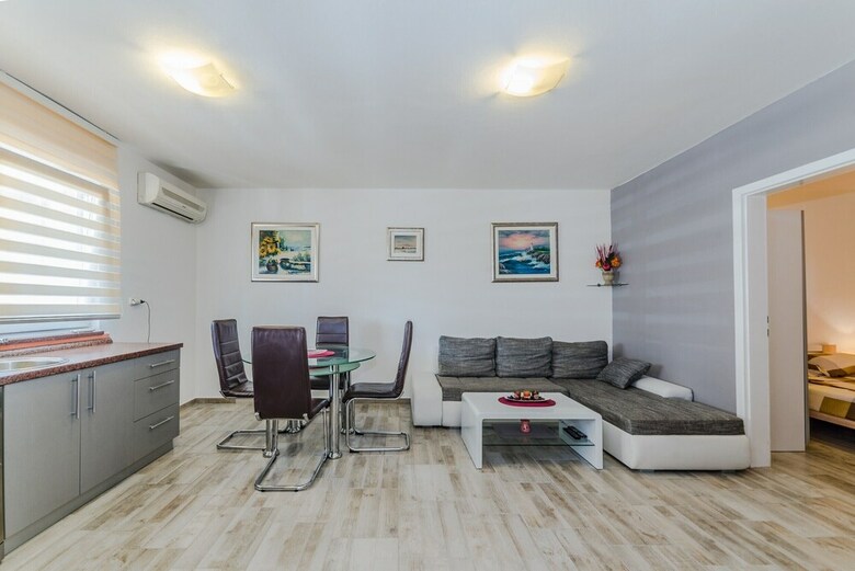 Apartments Jakovljevic