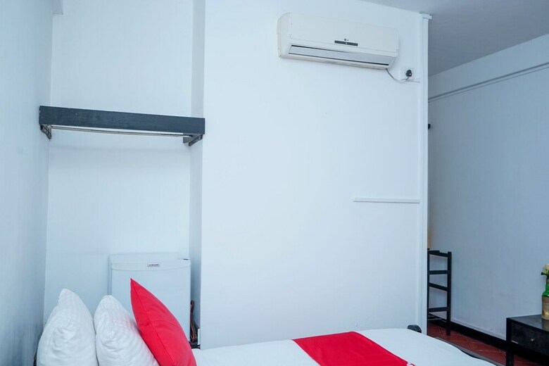 Hotel Oyo 452 Gem In Blue