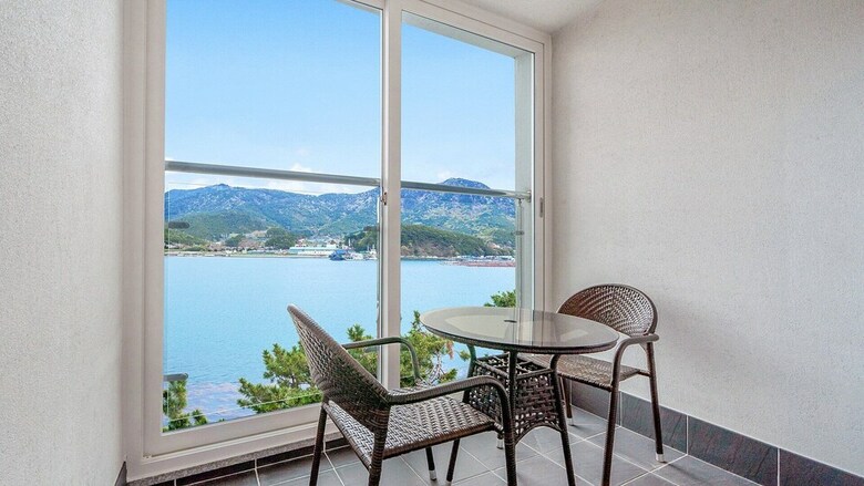 Ara Pool Villa Pension