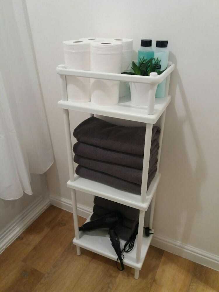 Bright & Modern 2br Apartment Parking