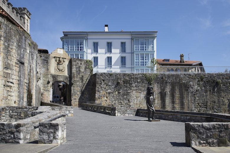 Apartamentos Hondarribia Suites